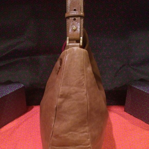 SOLD: Tory Burch Purse - Picture 4 of 8